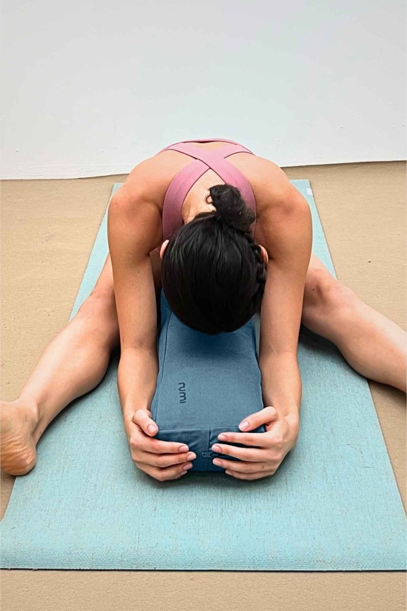 Rumi Earth - Cotton Yoga Bolster – Lean - Indigo - RU - YCB - LN - IO - Yoga Props